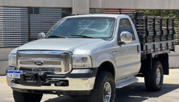 Ford F250 XLT 4x4 carroceria de madeira 2008 prata